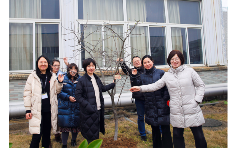 天旗植樹節(jié)組織員工廠區(qū)植樹活動(dòng)